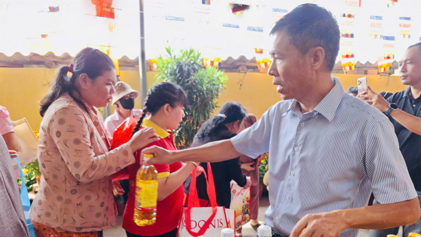 'Phi&ecirc;n chợ 0 đồng' chăm lo cho người khiếm thị