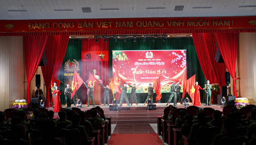 S&ocirc;i nổi chương tr&igrave;nh giao lưu văn nghệ 'Xu&acirc;n gắn kết' năm 2026