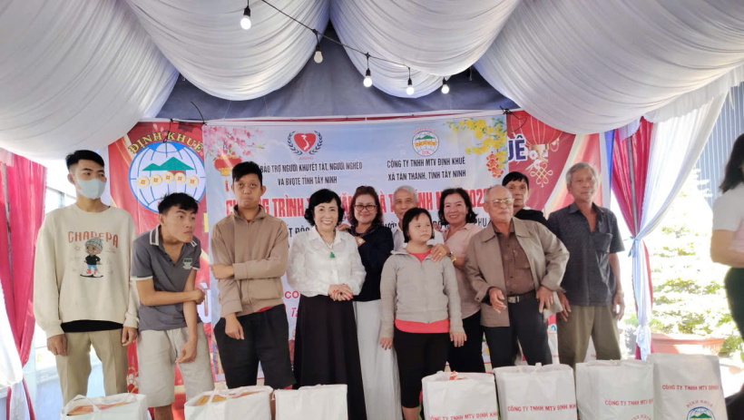 Để mọi ho&agrave;n cảnh kh&oacute; khăn đều c&oacute; tết