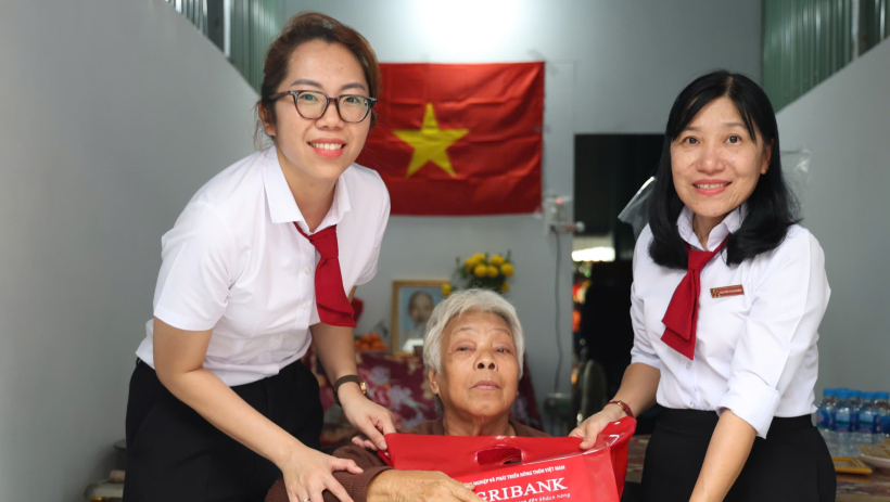 Agribank Chi nh&aacute;nh Long An trao tặng 3 căn nh&agrave; Đại đo&agrave;n kết nh&acirc;n dịp Xu&acirc;n B&iacute;nh Ngọ 2026