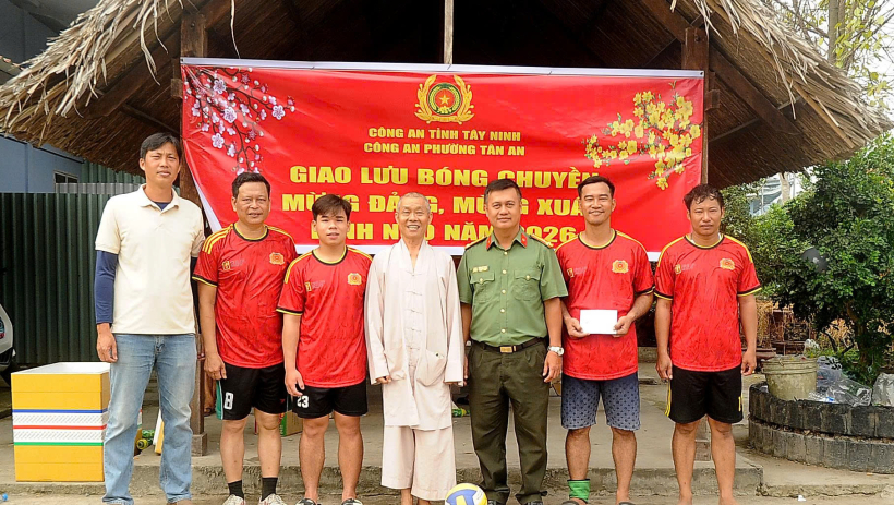 C&ocirc;ng an phường T&acirc;n An giao lưu b&oacute;ng chuyền mừng Đảng &ndash; mừng Xu&acirc;n B&iacute;nh Ngọ 2026