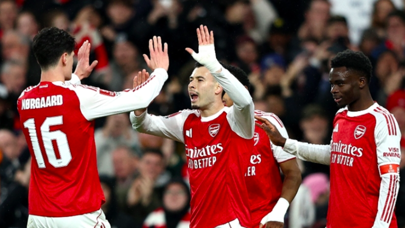 FA Cup: Arsenal v&agrave; Liverpool dễ d&agrave;ng thẳng tiến