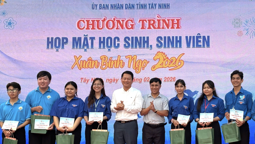 Tết sẻ chia c&ugrave;ng Hội Doanh nh&acirc;n trẻ tỉnh T&acirc;y Ninh