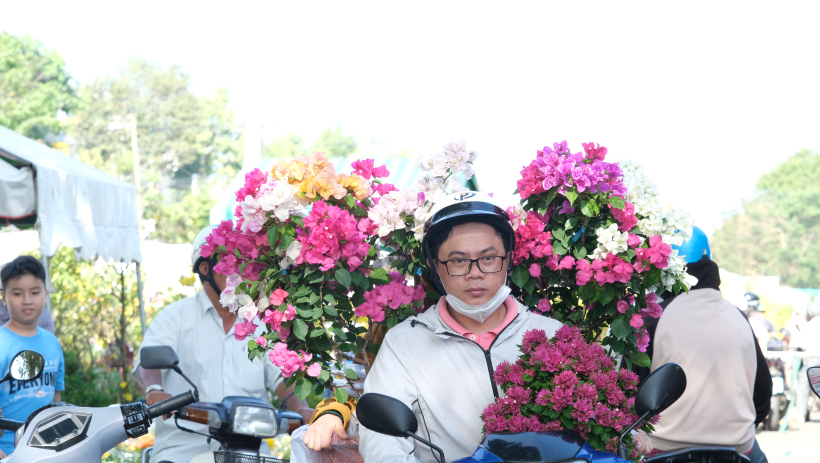 Ng&agrave;y cuối chợ hoa xu&acirc;n