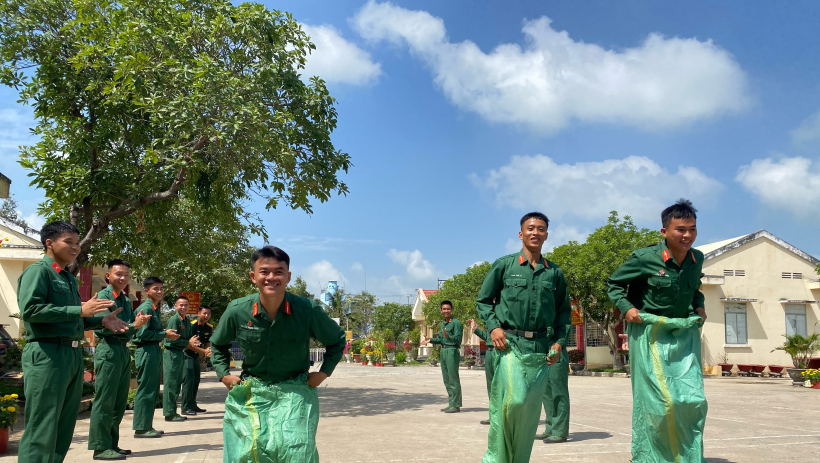 C&aacute;n bộ, chiến sĩ lực lượng vũ trang tỉnh: Vui xu&acirc;n mới kh&ocirc;ng qu&ecirc;n nhiệm vụ