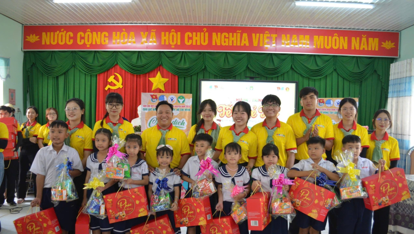 H&agrave;nh tr&igrave;nh gieo mầm xu&acirc;n của những tr&aacute;i tim trẻ 