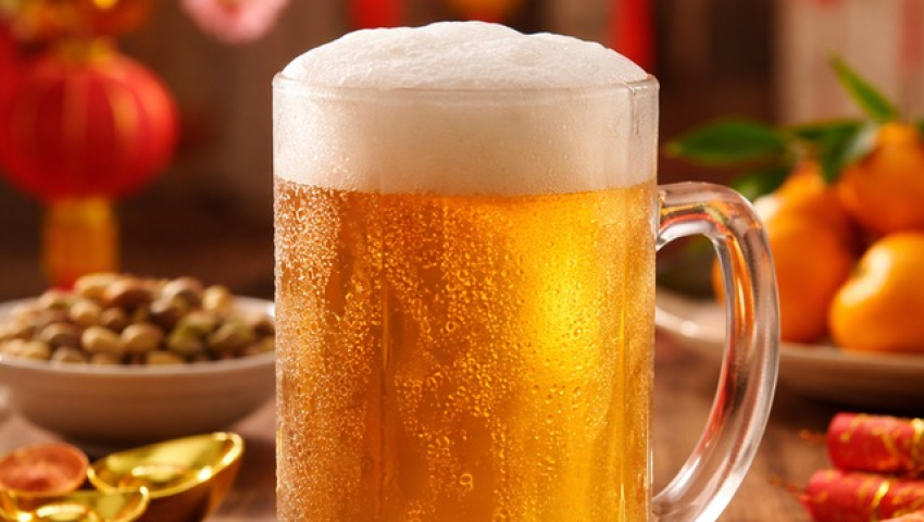 Uống rượu bia c&oacute; l&agrave;m tăng mỡ bụng?