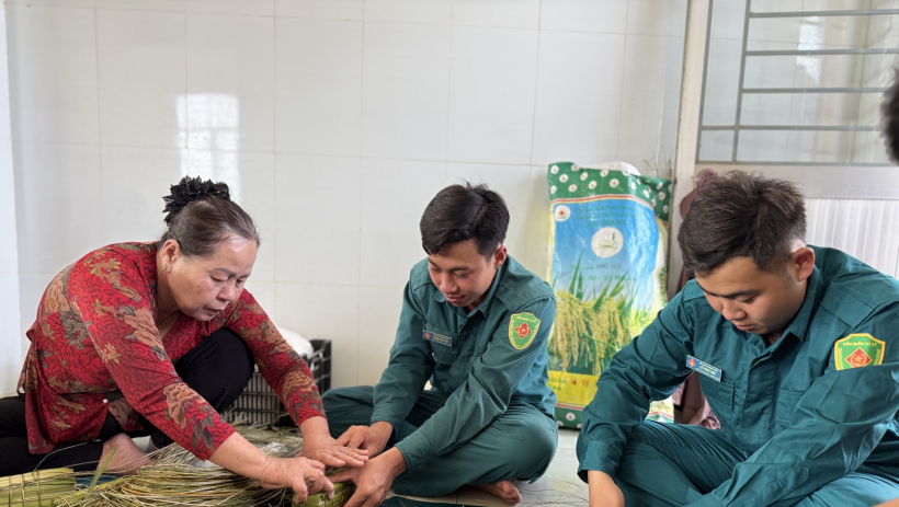 Khi 'l&aacute; chắn xanh' h&ograve;a nhịp c&ugrave;ng l&ograve;ng d&acirc;n 