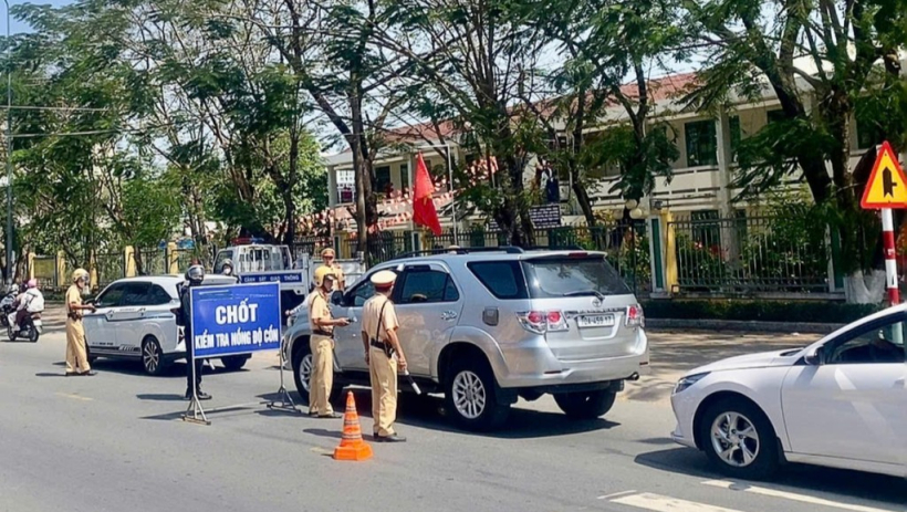 Cảnh s&aacute;t giao th&ocirc;ng T&acirc;y Ninh ph&aacute;t hiện, xử l&yacute; nhiều trường hợp vi phạm nồng độ cồn ng&agrave;y đầu năm