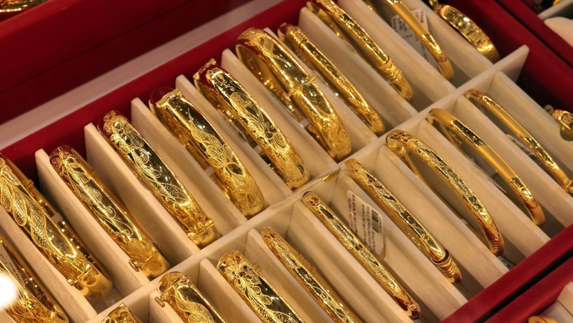 Gi&aacute; v&agrave;ng đi l&ecirc;n trong bối cảnh giới đầu tư chờ t&iacute;n hiệu từ Fed