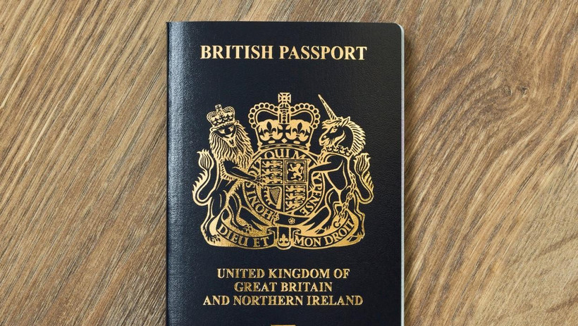 Ch&iacute;nh phủ Anh &aacute;p dụng quy định mới đối với c&ocirc;ng d&acirc;n hai quốc tịch