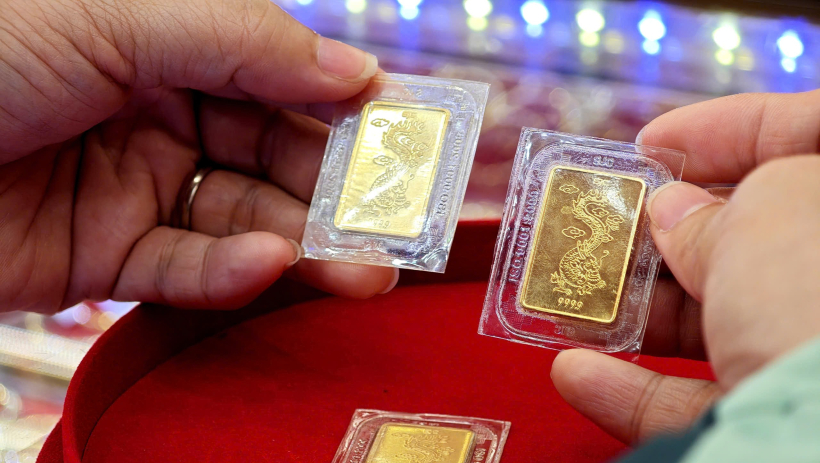 M&ugrave;ng 5 tết, gi&aacute; v&agrave;ng tăng sốc hơn 2 triệu đồng một lượng