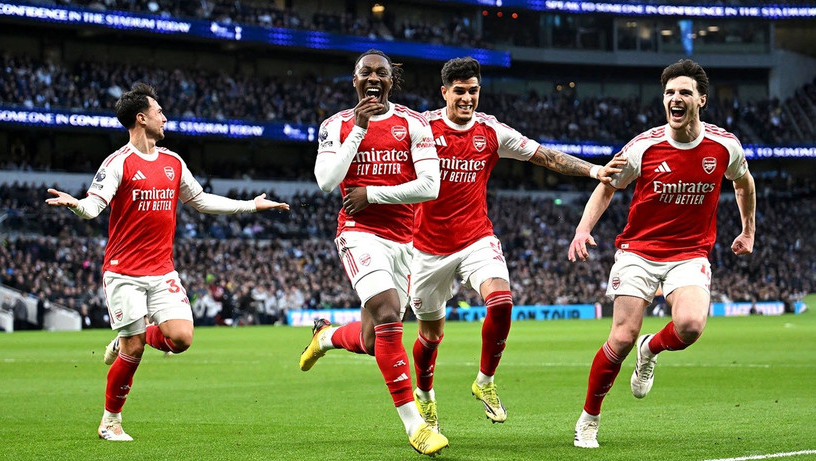 Premier League: Arsenal thắng 'hủy diệt,' cuộc đua top 4 si&ecirc;u căng thẳng