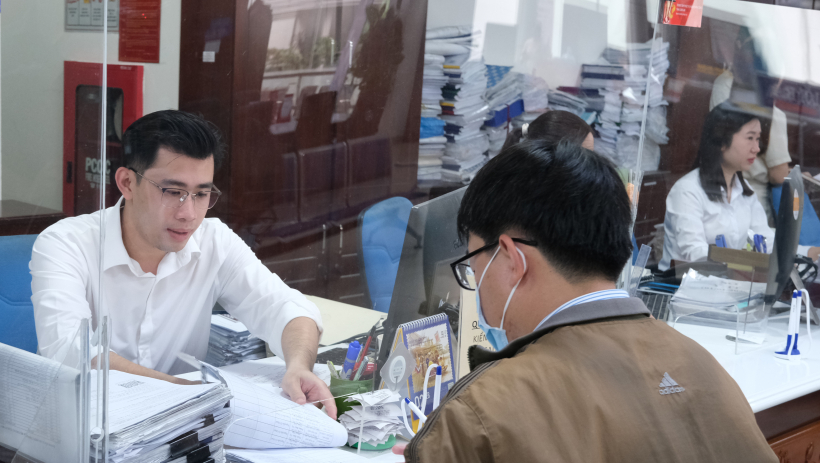 Phấn khởi trở lại l&agrave;m việc sau tết