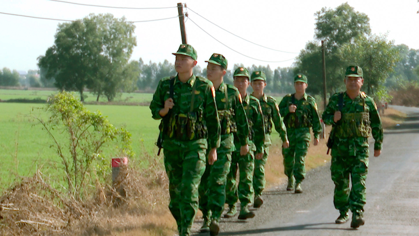 Dệt m&ugrave;a Xu&acirc;n b&igrave;nh y&ecirc;n nơi bi&ecirc;n cương