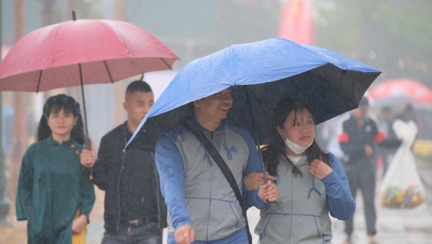 Thời tiết h&ocirc;m nay 24/02: Bắc Bộ mưa ph&ugrave;n, Nam Bộ nắng n&oacute;ng