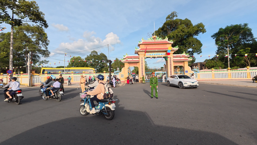 Bảo đảm trật tự, an to&agrave;n giao th&ocirc;ng Đại lễ Đức Ch&iacute; T&ocirc;n 2026