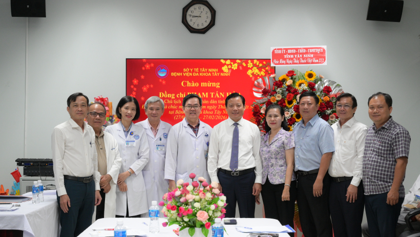 L&atilde;nh đạo UBND tỉnh T&acirc;y Ninh thăm, ch&uacute;c mừng Ng&agrave;y Thầy thuốc Việt Nam 