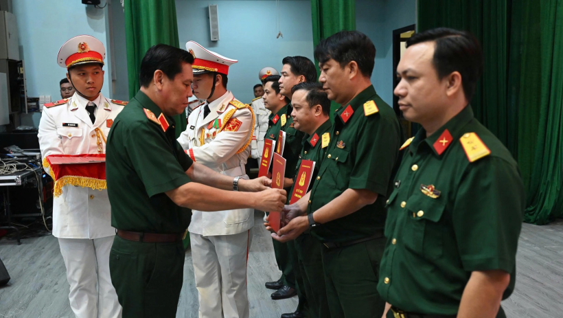 Đưa gần 13.400 sĩ quan qu&acirc;n đội v&agrave; qu&acirc;n nh&acirc;n về cấp x&atilde;