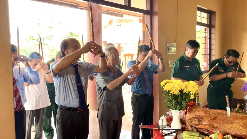 X&atilde; Vĩnh Ch&acirc;u tổ chức Lễ giỗ c&aacute;c anh h&ugrave;ng liệt sĩ Trung đo&agrave;n 88