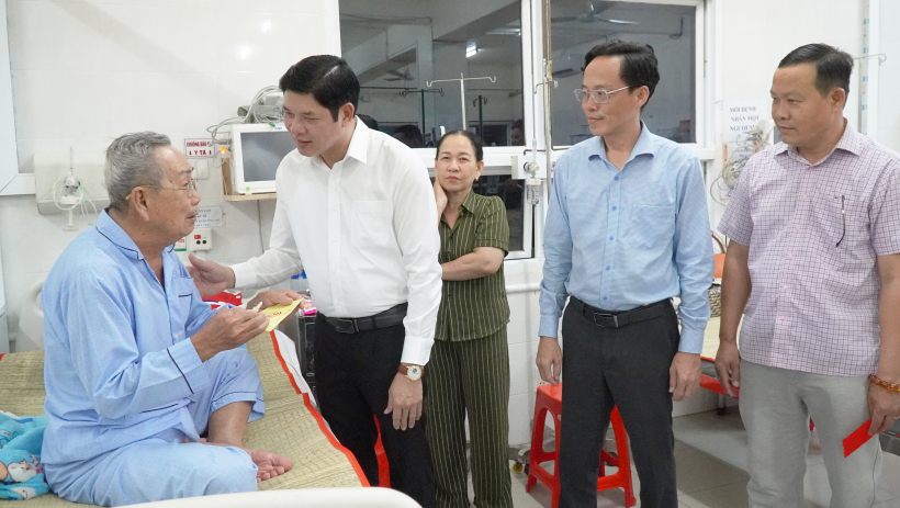 X&atilde; Cần Giuộc vận động x&atilde; hội h&oacute;a hơn 4 tỉ đồng chăm lo tết cho Nh&acirc;n d&acirc;n