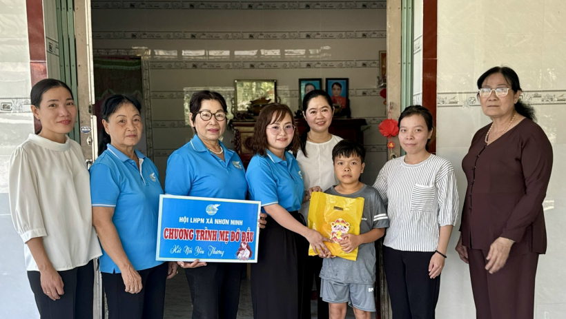 Nghĩa t&igrave;nh từ chương tr&igrave;nh 'Mẹ đỡ đầu'