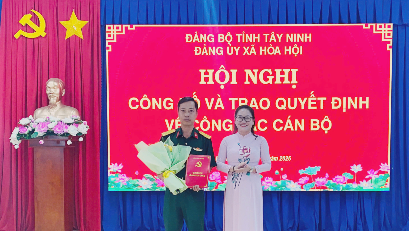 X&atilde; H&ograve;a Hội: C&ocirc;ng bố quyết định chỉ định tham gia Ban Chấp h&agrave;nh, Ban Thường vụ Đảng ủy x&atilde;