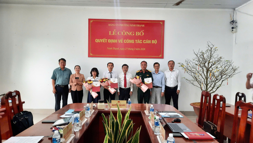 Phường Ninh Thạnh c&ocirc;ng bố c&aacute;c quyết định về c&ocirc;ng t&aacute;c c&aacute;n bộ