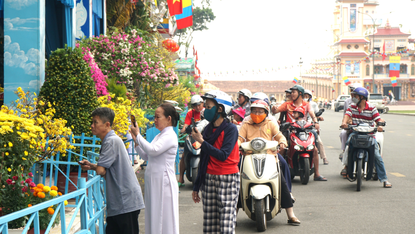Triển l&atilde;m mừng Đại lễ v&iacute;a Đức Ch&iacute; T&ocirc;n: Gi&uacute;p người xem c&oacute; th&ecirc;m nhiều kiến thức bổ &iacute;ch