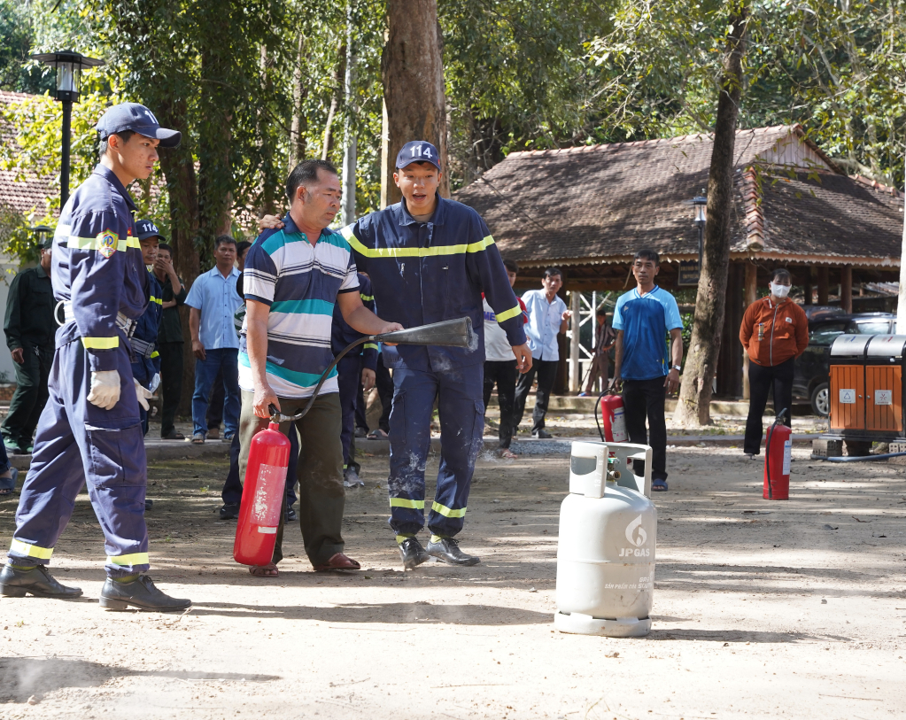 AU88-H&agrave;nh trang trưởng th&agrave;nh&nbsp;từ m&ocirc;i trường qu&acirc;n ngũ