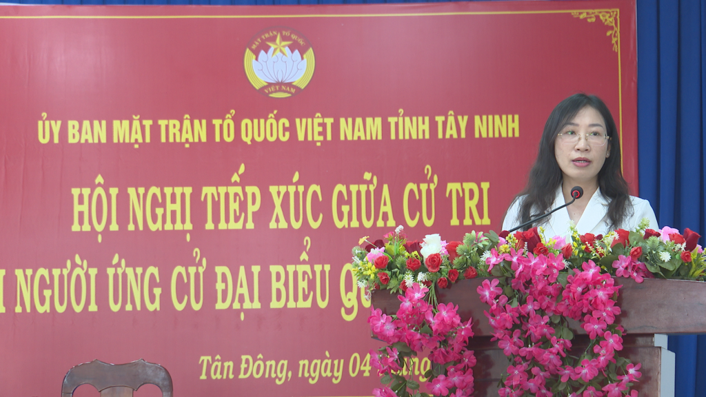 Ứng cử viên Hoàng Thị Thanh Thúy trình bày trước Hội nghị