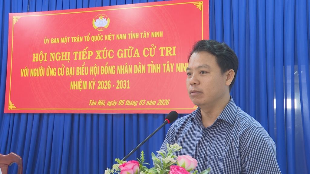 Ứng cử viên Lê Anh Tâm trình bày chương trình hành động trước cử tri