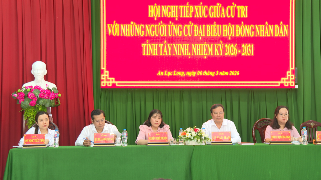 Ứng cử vi&ecirc;n đại biểu HĐND tỉnh, đơn vị bầu cử số 23 tiếp x&uacute;c cử tri x&atilde; An Lục Long