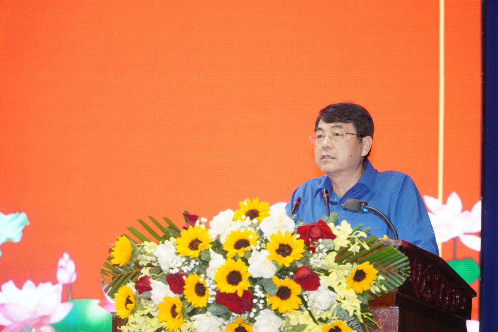 Phó Cục trưởng Cục Quản lý đất đai (Bộ Nông nghiệp và Môi trường) Bùi Văn Hải phát biểu 