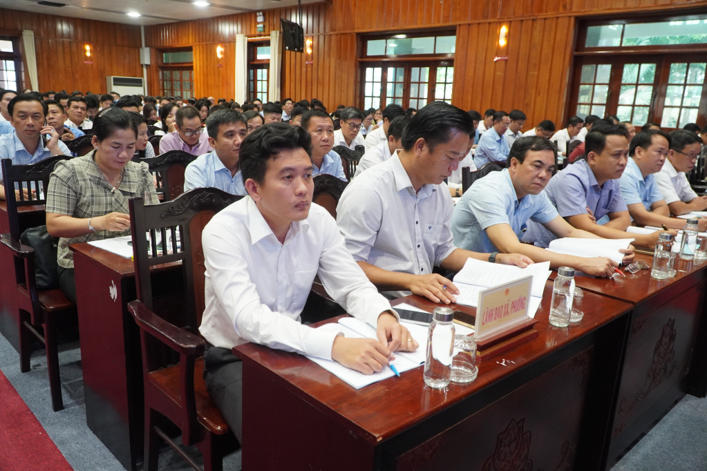 Các đại biểu tham dự hội nghị