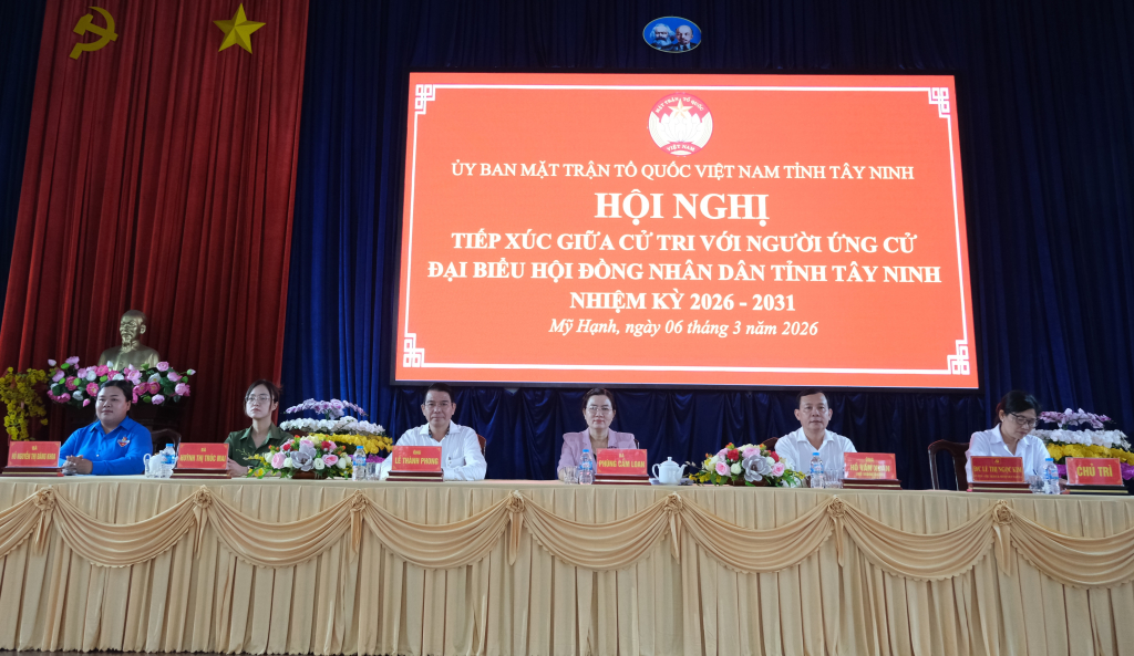 Ứng cử vi&ecirc;n đại biểu HĐND tỉnh - đơn vị bầu cử số 15 tiếp x&uacute;c cử tri x&atilde; Mỹ Hạnh 