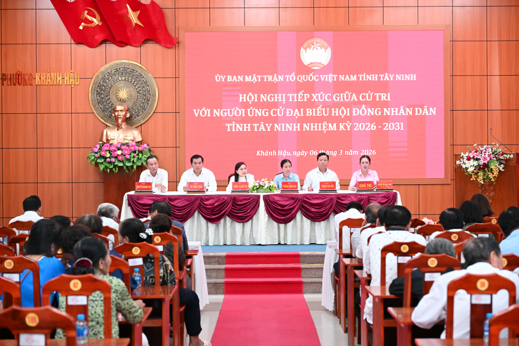 Ứng cử viên đại biểu HĐND tỉnh đơn vị bầu cử số 24 tiếp xúc cử tri, vận động bầu cử tại phường Khánh Hậu