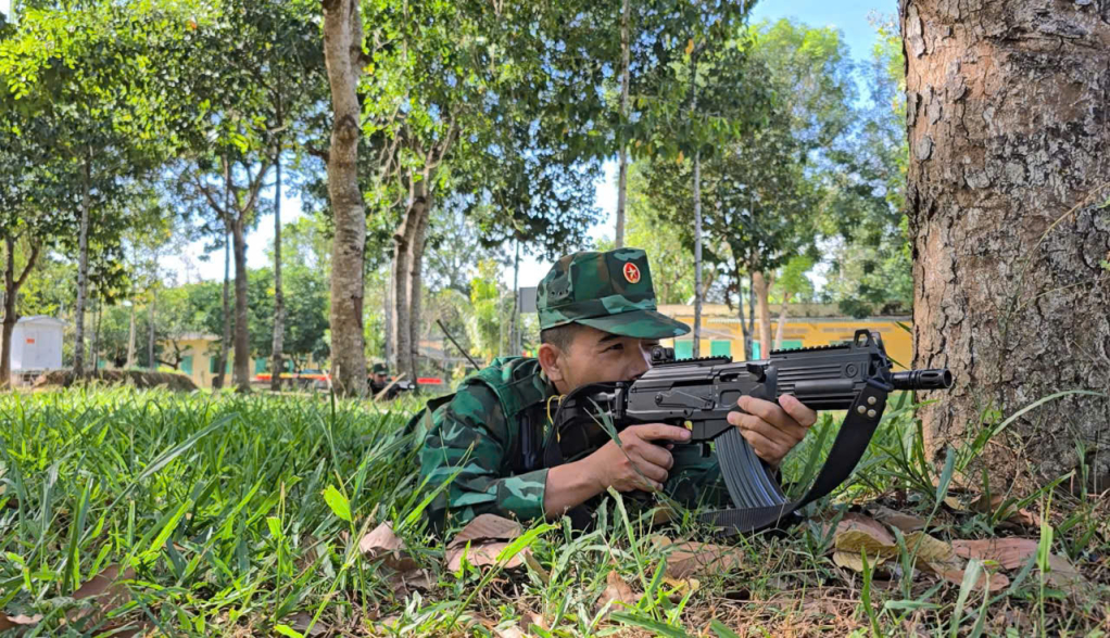 Cán bộ, chiến sĩ tích cực thực hành các nội dung về kỹ, chiến thuật