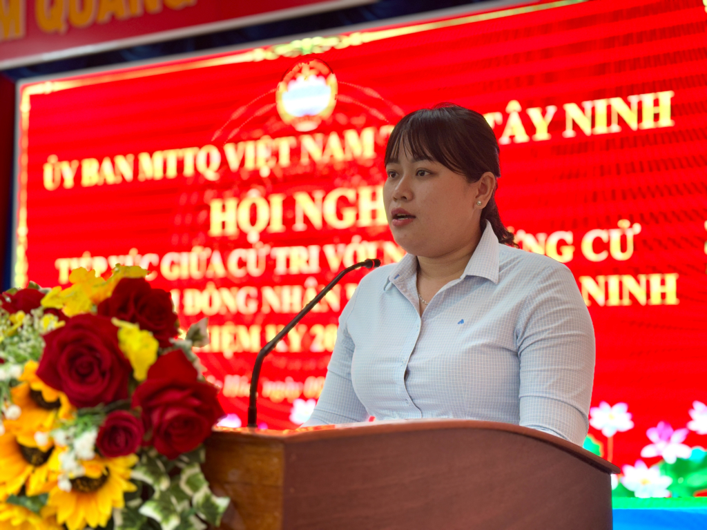 Ứng cử viên Nguyễn Châu Kim Ngân trình bày chương trình hành động trước cử tri