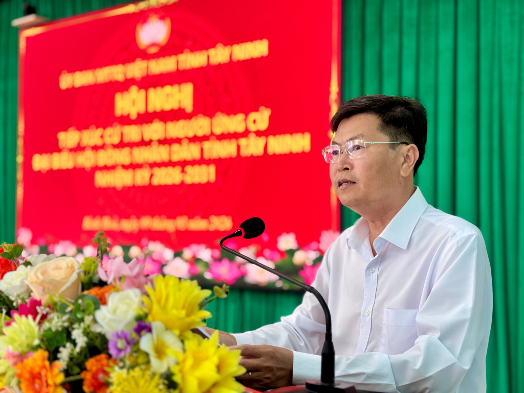 Ứng cử viên Nguyễn Hữu Trọng trình bày chương trình hành động trước cử tri