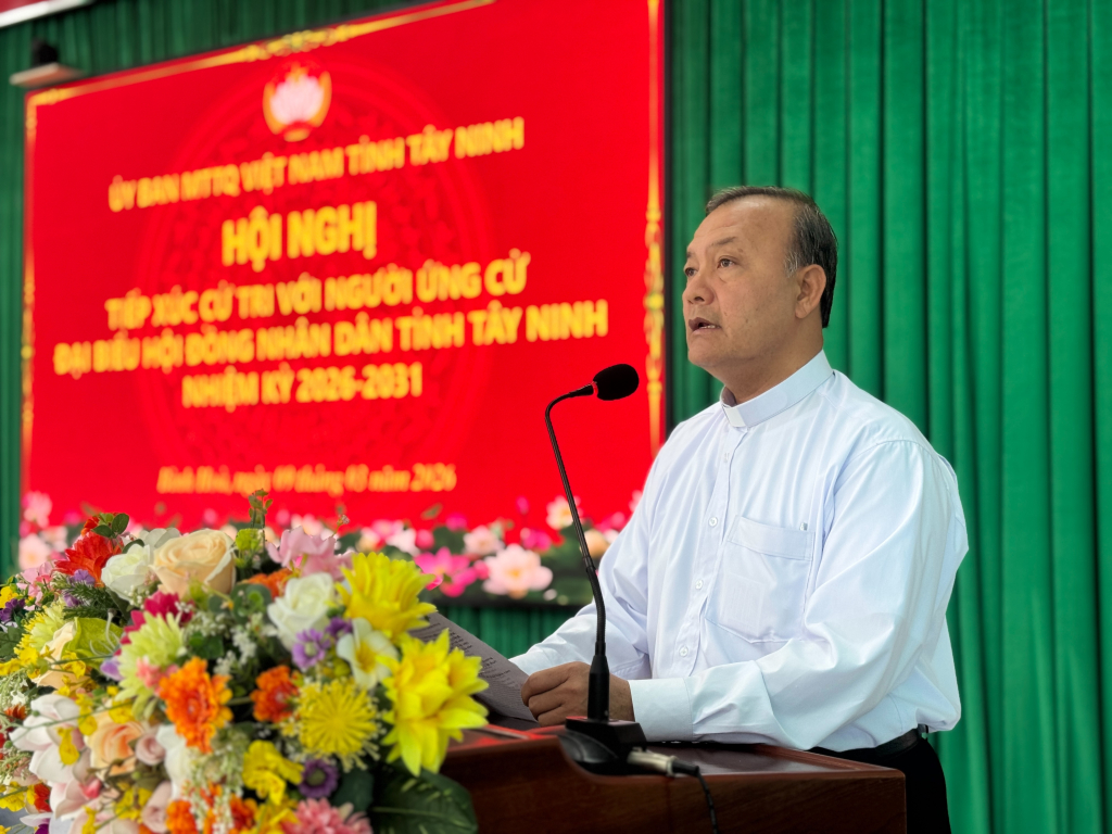 Ông Phạm Minh Thanh (Linh mục Phaolo Phạm Minh Thanh) trình bày chương trình hành động trước cử tri