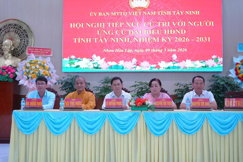 Ứng cử viên đại biểu HĐND tỉnh, đơn vị bầu cử số 26 tại buổi tiếp xúc cử tri xã Nhơn Hòa Lập 