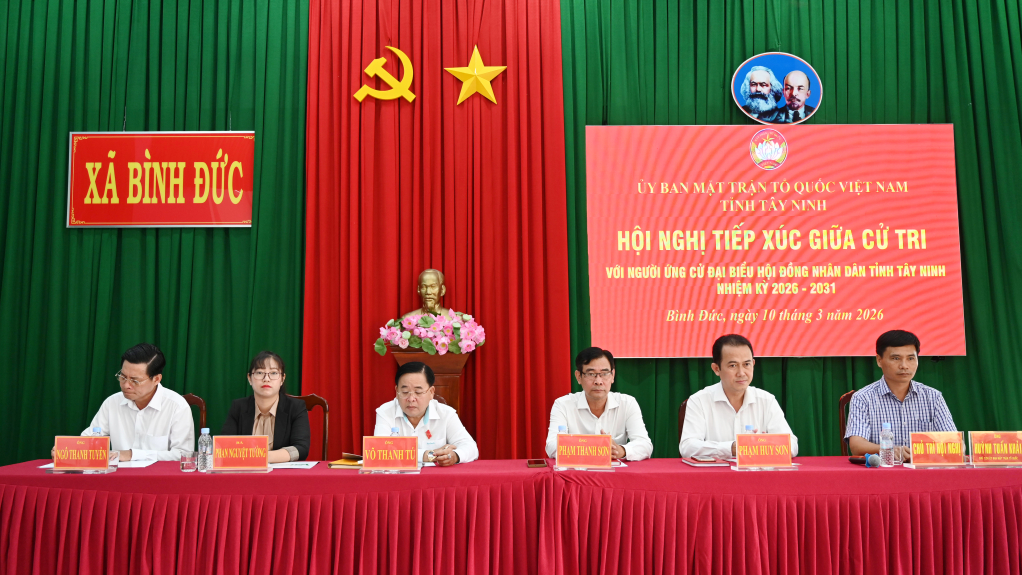 Ứng cử vi&ecirc;n đại biểu HĐND tỉnh, đơn vị bầu cử số 17 tiếp x&uacute;c cử tri x&atilde; B&igrave;nh Đức