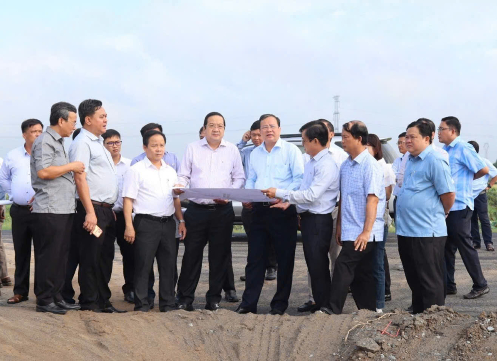 Provincial leaders inspect progress of several key transport projects under implementation