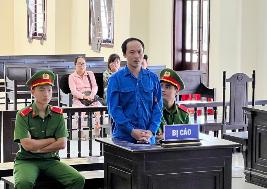 Bị cáo Lê Hồng Ngự tại phiên tòa xét xử