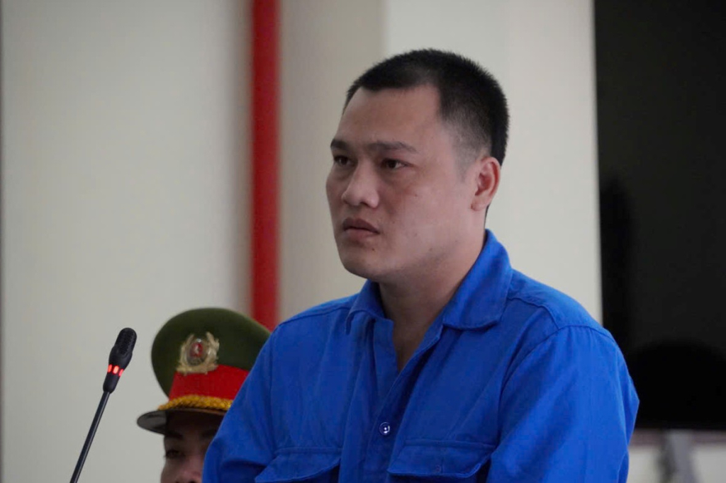 Tham &ocirc; hơn 5 tỉ đồng, nam trưởng ph&ograve;ng bị phạt 16 năm t&ugrave;