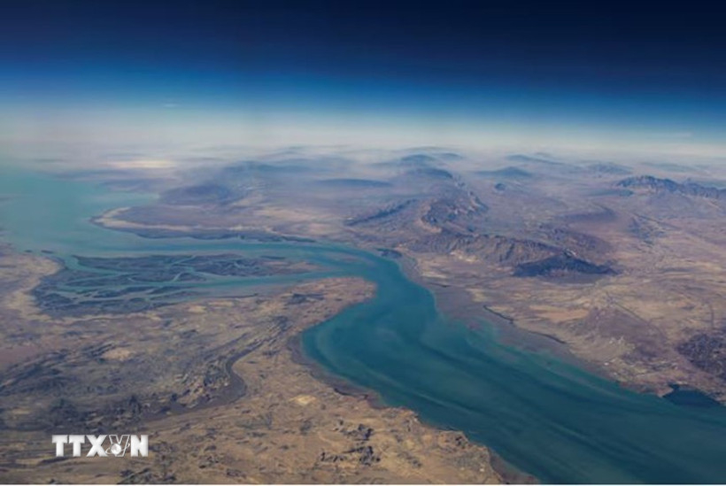 Iran n&ecirc;u điều kiện cho t&agrave;u Ấn Độ qua eo biển Hormuz