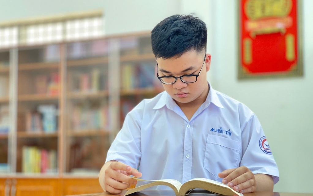 Từ đam m&ecirc; Tiếng Anh đến giải Nh&igrave; học sinh giỏi quốc gia