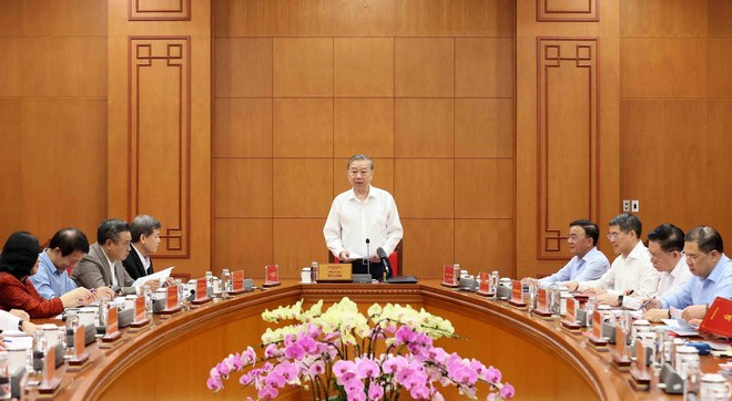 Tổng B&iacute; thư T&ocirc; L&acirc;m: Ki&ecirc;n quyết ngăn chặn, đẩy l&ugrave;i tham nhũng, l&atilde;ng ph&iacute;, ti&ecirc;u cực