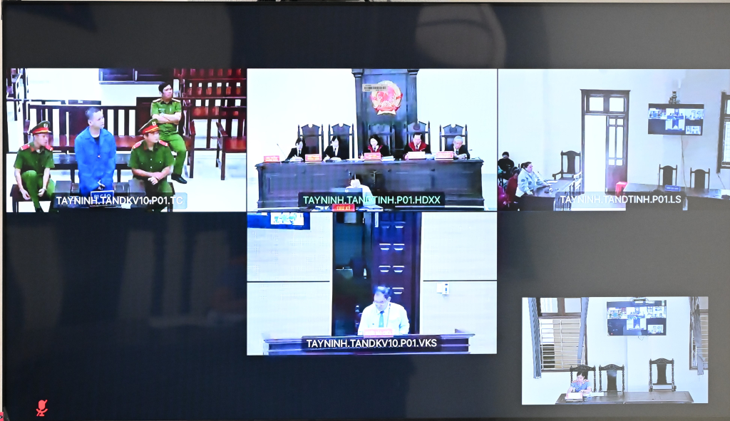 Phiên tòa được xét xử trực tuyến 